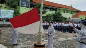 Khidmat MTsN 2 Lamongan Selenggarakan Upacara Hari Kebangkitan Nasional 2025