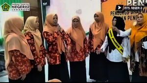 Pengukuhan Pengurus Dharma Wanita Persatuan (DWP) MTsN 2 Lamongan 2024-2029 & Penguatan Moderasi Beragama.
