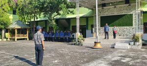 MTsN 2 LAMONGAN PERINGATI HARI KESAKTIAN PANCASILA