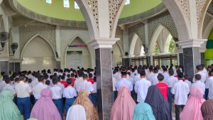 MTs Negeri 2 Lamongan gelar Salat ghaib dan galang Dana untuk Syahid Santri PP Al Khoziny Sidoarjo