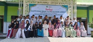 Wujudkan Kepedulian, MTsN 2 Lamongan Tebar Santunan dan 600 Paket Takjil