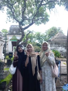 Sosok Ikhlas di Balik Cahaya Ma’had Darul Ilmi MTsN 2 Lamongan