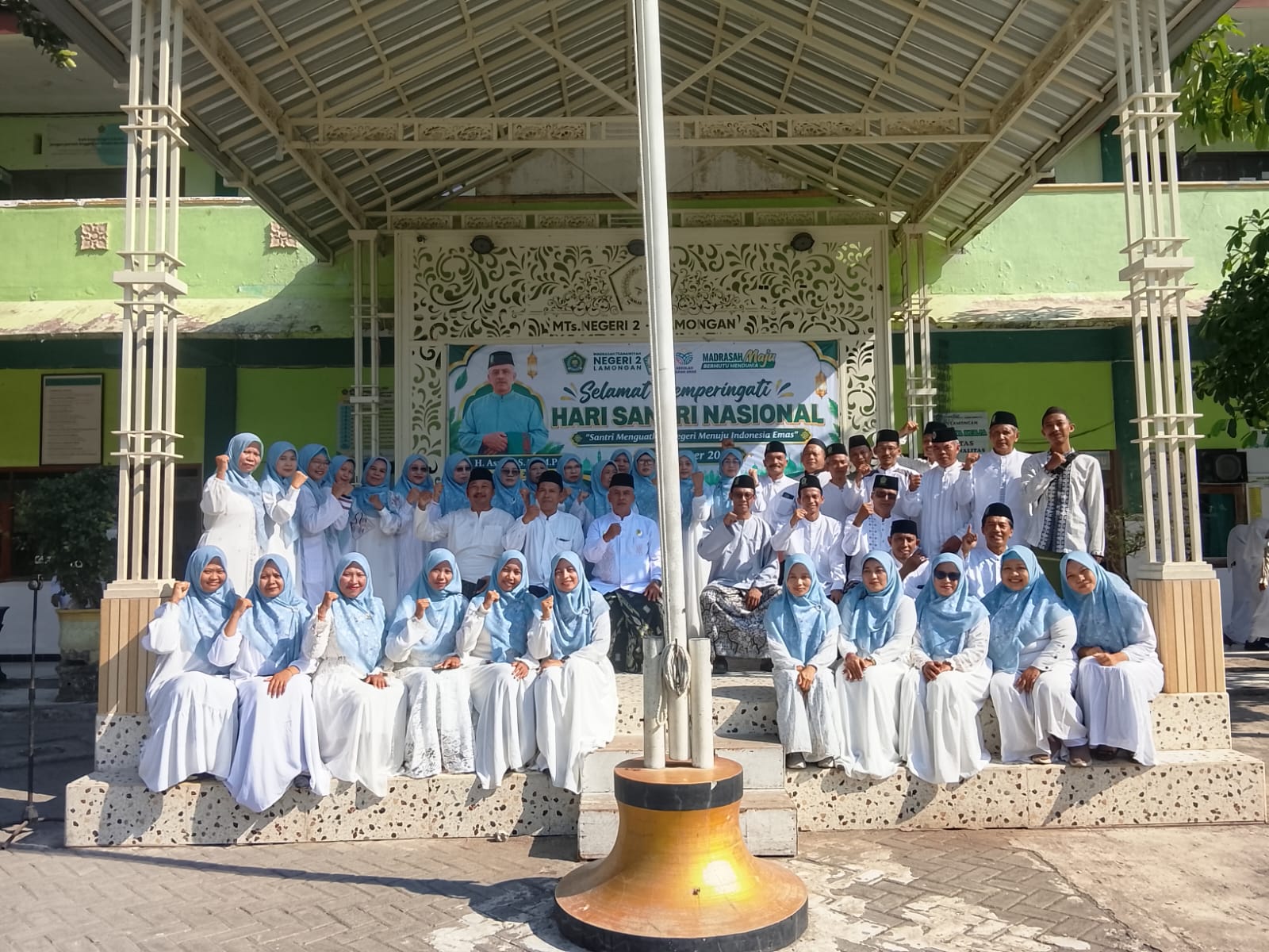 MTsN 2 Lamongan Gelar Upacara Peringatan Hari Santri Nasional 2026